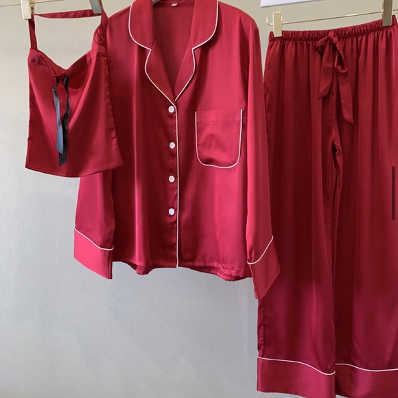 two piece luxury satin silk pajama set - Picture 2 of 7